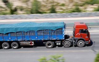 總重49噸輕量化環(huán)衛(wèi)掛車革新 鋁合金技術(shù)引領(lǐng)減重與效率升級(jí)